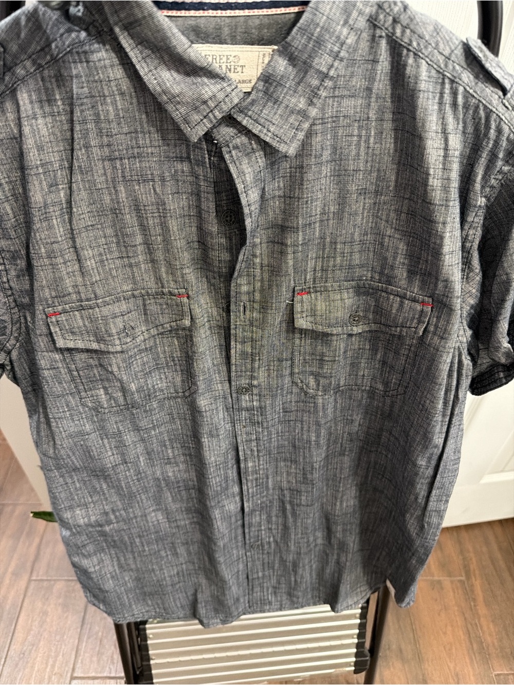 Free Planet Men's Short-Sleeve Button-Down Shirt in Heather Gray